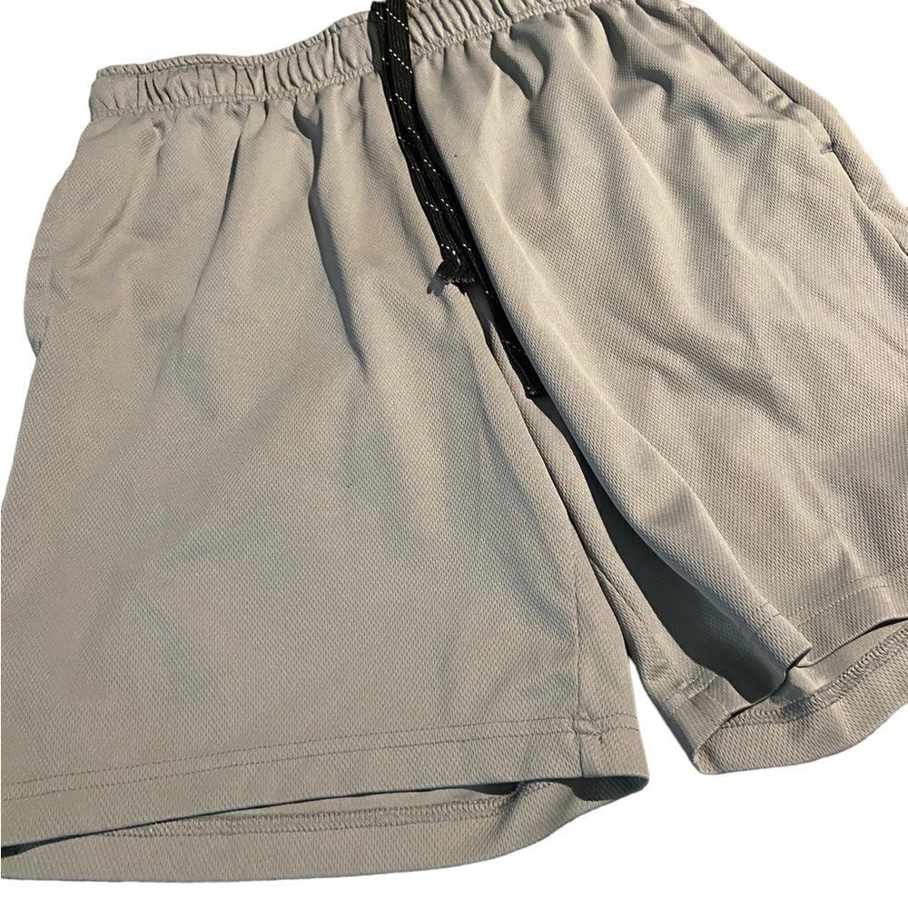 Zelos size large workout shirts excellent condition